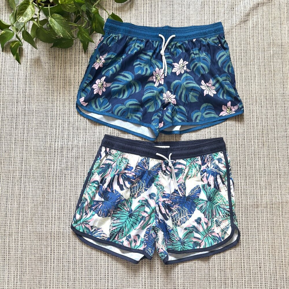 Bundle Maamgic Chinowave floral swim trunks